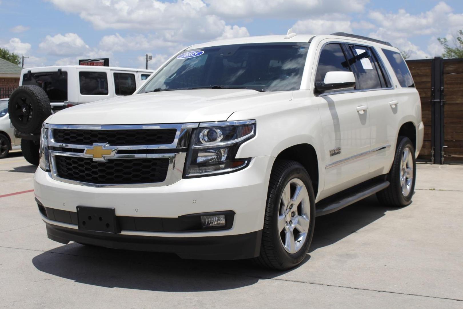 2015 White Chevrolet Tahoe LT (1GNSCBKC2FR) with an EcoTec3 5.3L V-8 gasoline direct injection engine, located at 2401 E Main St., Grand Prairie, TX, 75050, (972) 262-4440, 32.748981, -96.969643 - Photo#1