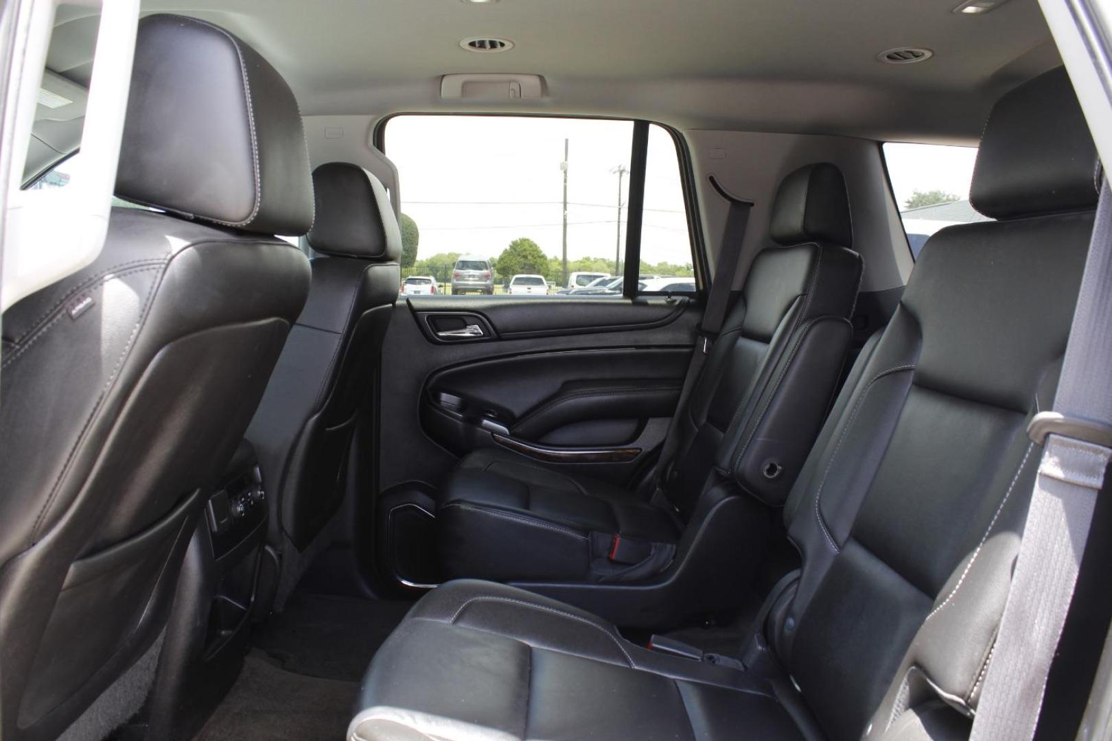 2015 White Chevrolet Tahoe LT (1GNSCBKC2FR) with an EcoTec3 5.3L V-8 gasoline direct injection engine, located at 2401 E Main St., Grand Prairie, TX, 75050, (972) 262-4440, 32.748981, -96.969643 - Photo#12