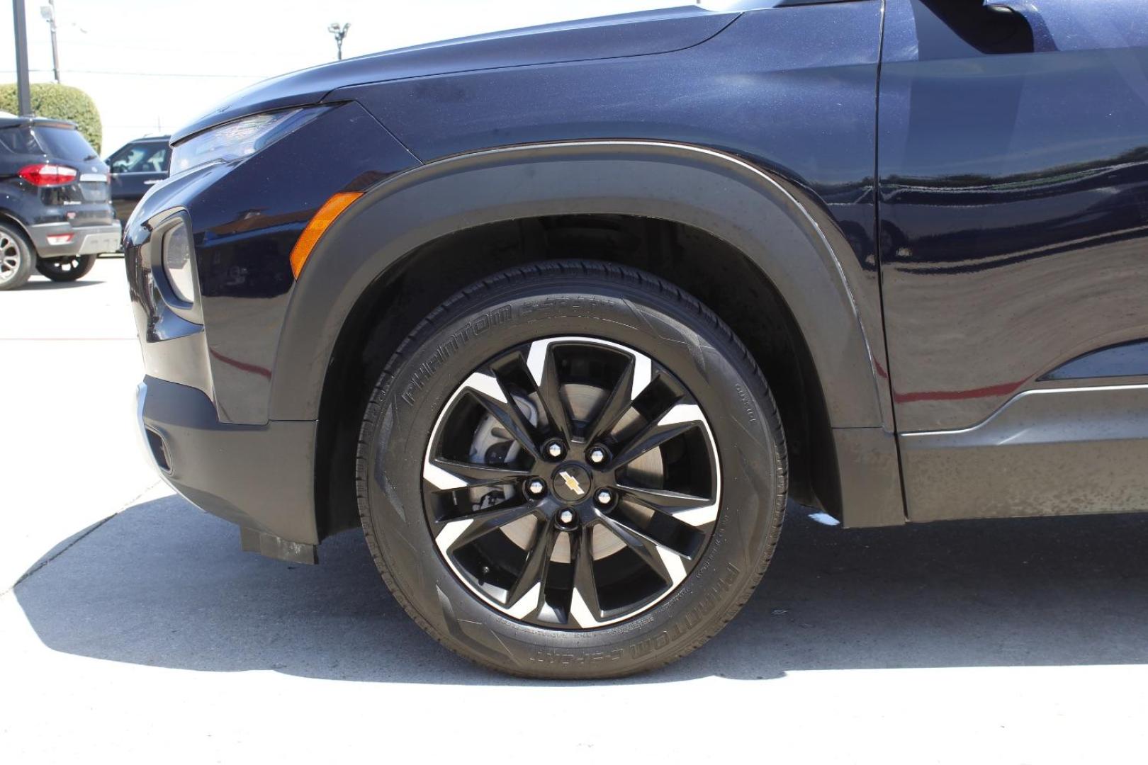 2021 Black Chevrolet Trailblazer FWD LT (KL79MPSL8MB) , located at 2401 E Main St., Grand Prairie, TX, 75050, (972) 262-4440, 32.748981, -96.969643 - Photo#3