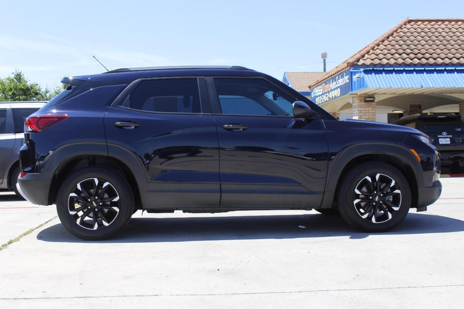 2021 Black Chevrolet Trailblazer FWD LT (KL79MPSL8MB) , located at 2401 E Main St., Grand Prairie, TX, 75050, (972) 262-4440, 32.748981, -96.969643 - Photo#9