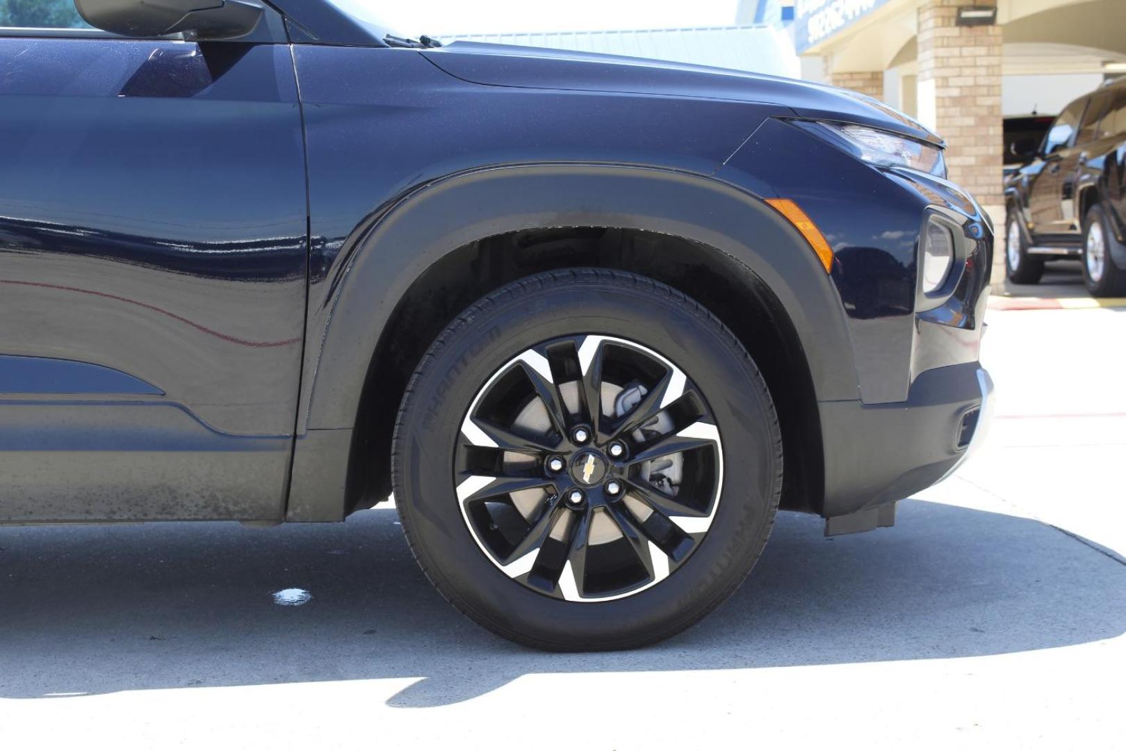 2021 Black Chevrolet Trailblazer FWD LT (KL79MPSL8MB) , located at 2401 E Main St., Grand Prairie, TX, 75050, (972) 262-4440, 32.748981, -96.969643 - Photo#10