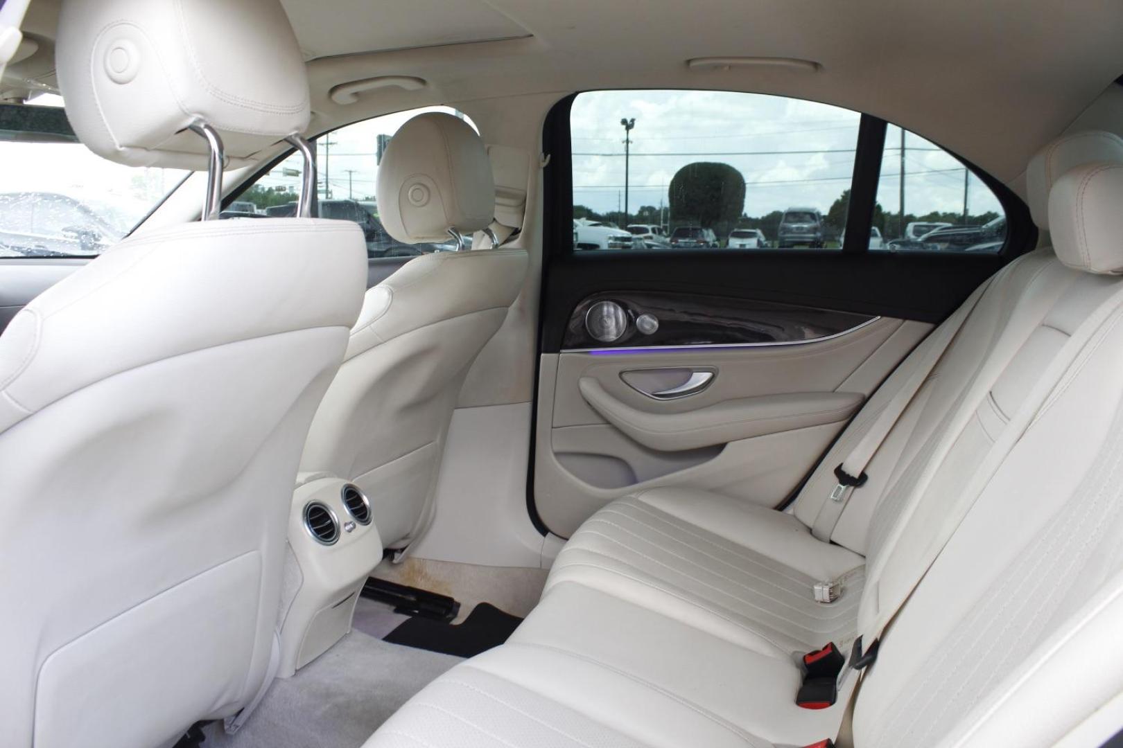 2017 White Mercedes-Benz E-Class E300 Luxury Sedan (WDDZF4JB2HA) with an 3.5L V6 DOHC 24V engine, 7-Speed Automatic transmission, located at 2401 E Main St., Grand Prairie, TX, 75050, (972) 262-4440, 32.748981, -96.969643 - Photo#10