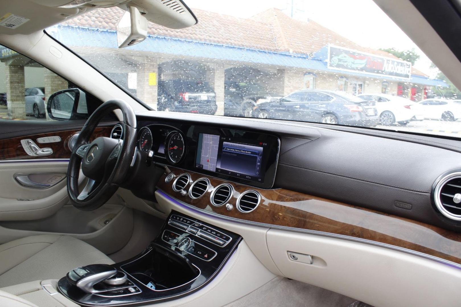 2017 White Mercedes-Benz E-Class E300 Luxury Sedan (WDDZF4JB2HA) with an 3.5L V6 DOHC 24V engine, 7-Speed Automatic transmission, located at 2401 E Main St., Grand Prairie, TX, 75050, (972) 262-4440, 32.748981, -96.969643 - Photo#11