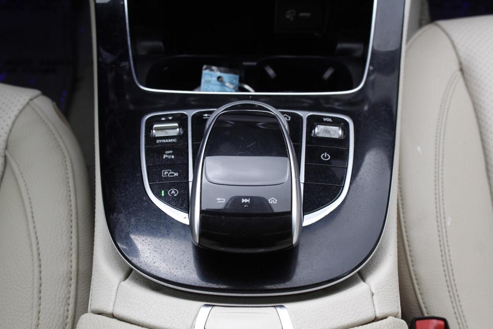 2017 White Mercedes-Benz E-Class E300 Luxury Sedan (WDDZF4JB2HA) with an 3.5L V6 DOHC 24V engine, 7-Speed Automatic transmission, located at 2401 E Main St., Grand Prairie, TX, 75050, (972) 262-4440, 32.748981, -96.969643 - Photo#16