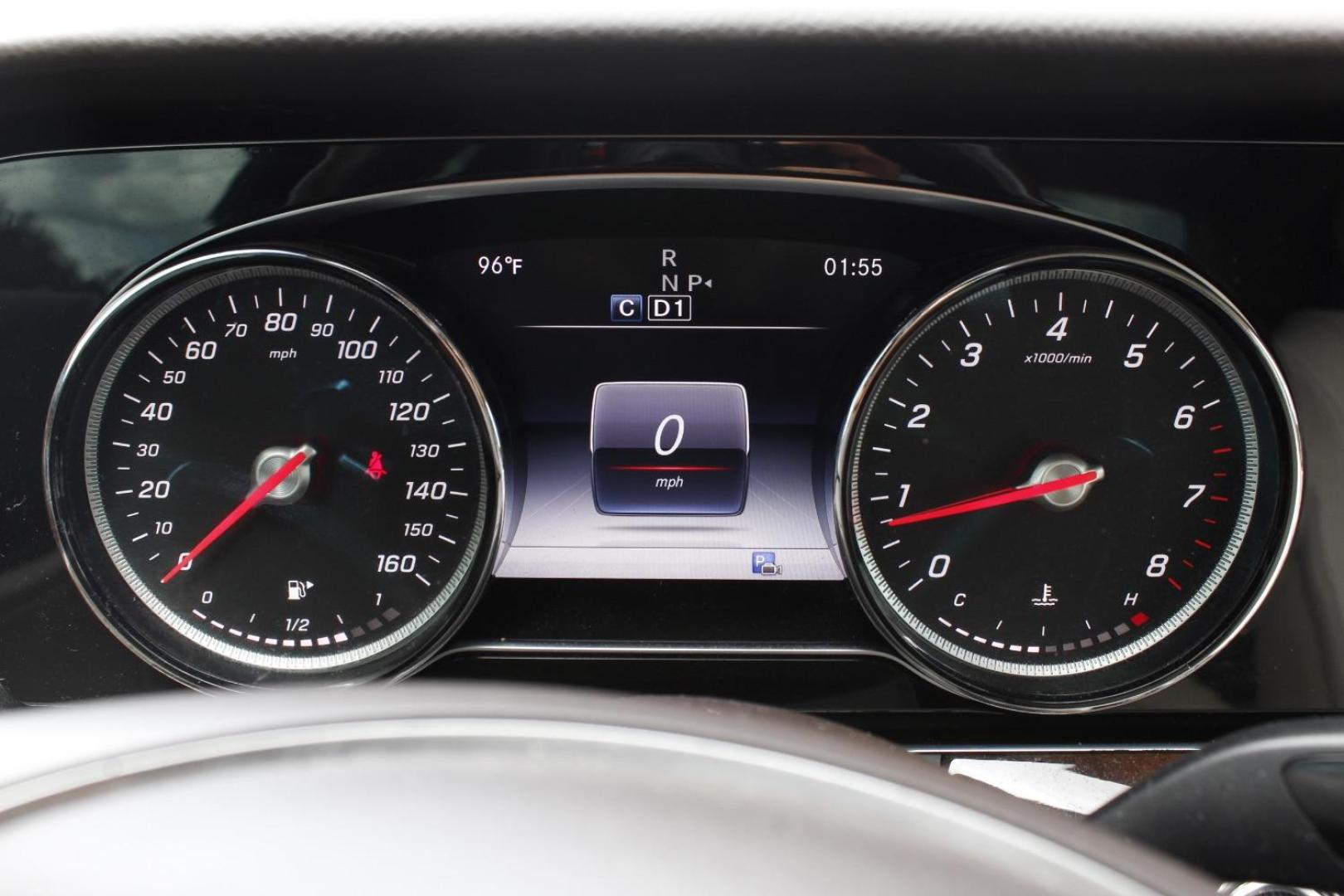 2017 White Mercedes-Benz E-Class E300 Luxury Sedan (WDDZF4JB2HA) with an 3.5L V6 DOHC 24V engine, 7-Speed Automatic transmission, located at 2401 E Main St., Grand Prairie, TX, 75050, (972) 262-4440, 32.748981, -96.969643 - Photo#21