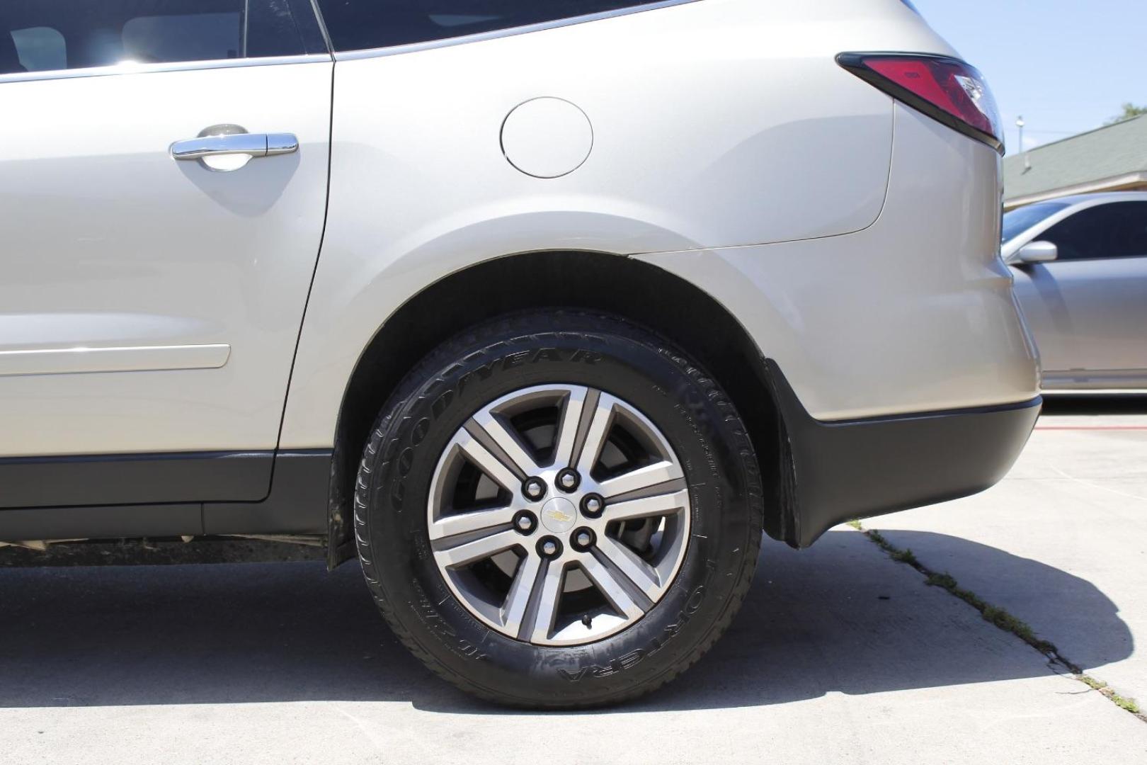 2017 Gold Chevrolet Traverse 2LT (1GNKRHKD0HJ) with an 3.6L V-6 gasoline direct injection engine, located at 2401 E Main St., Grand Prairie, TX, 75050, (972) 262-4440, 32.748981, -96.969643 - Photo#4