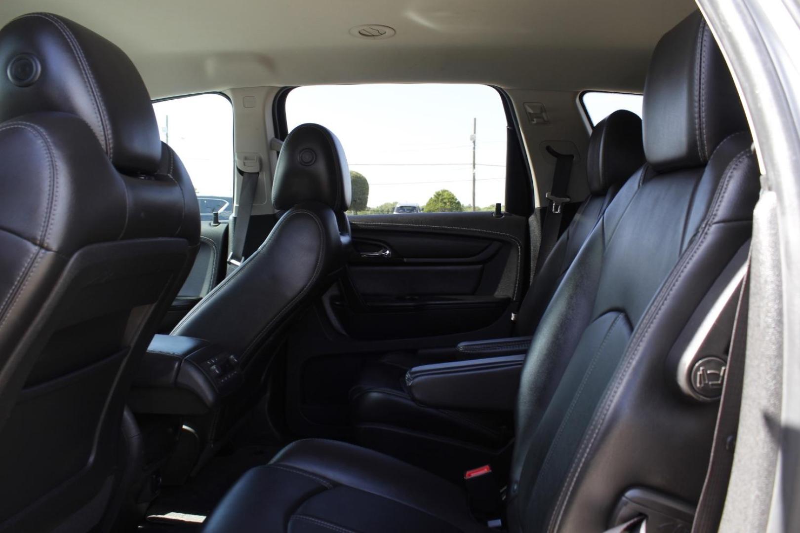2017 Gold Chevrolet Traverse 2LT (1GNKRHKD0HJ) with an 3.6L V-6 gasoline direct injection engine, located at 2401 E Main St., Grand Prairie, TX, 75050, (972) 262-4440, 32.748981, -96.969643 - Photo#13