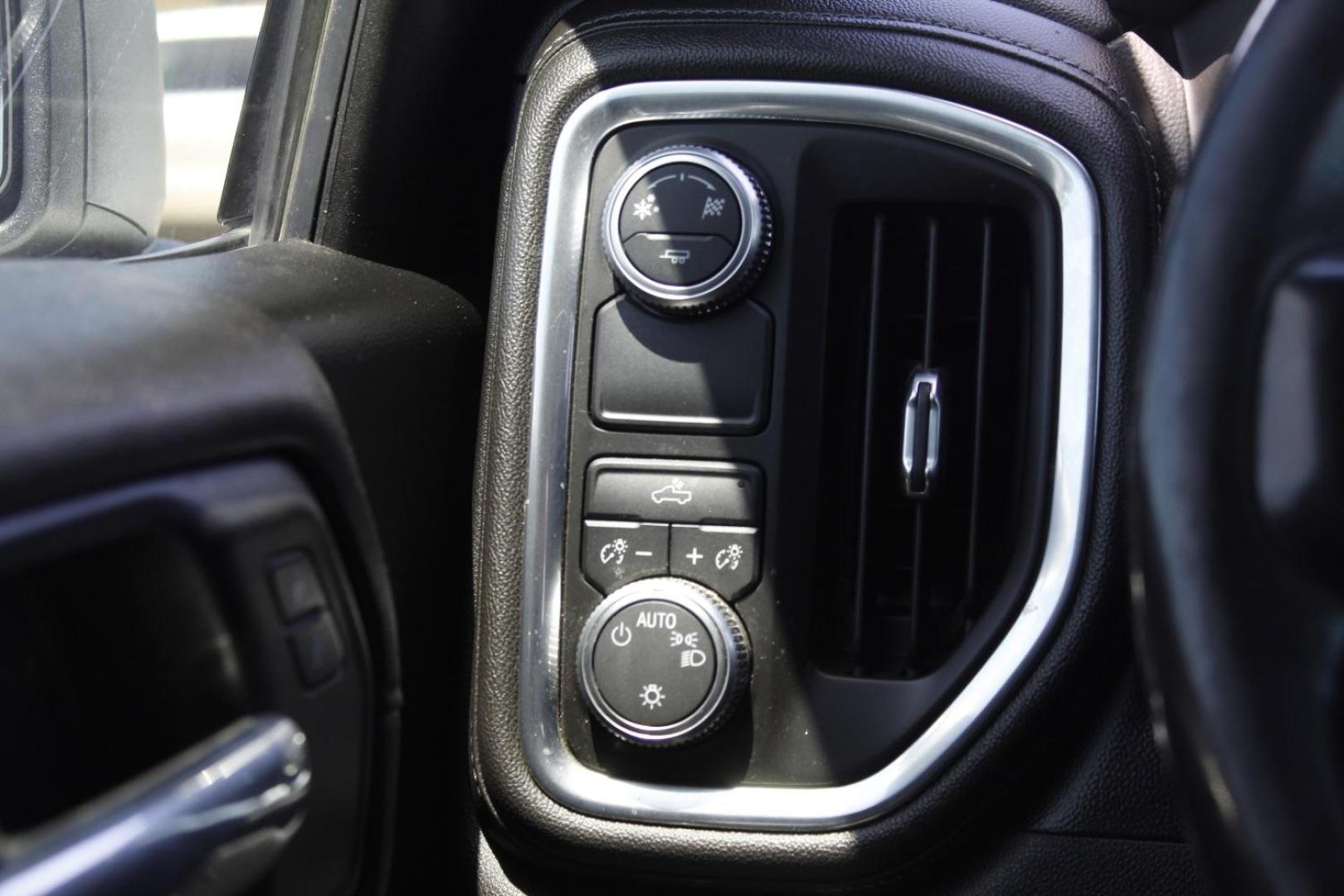 2019 White GMC Sierra 1500 SLE (1GTP8BED6KZ) , located at 2401 E Main St., Grand Prairie, TX, 75050, (972) 262-4440, 32.748981, -96.969643 - Photo#17