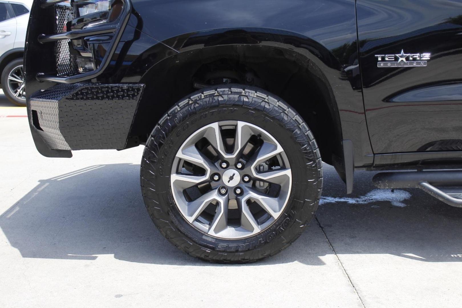 2021 Black Chevrolet Silverado 1500 4WD Crew Cab Short Bed RST (3GCUYEED3MG) , located at 2401 E Main St., Grand Prairie, TX, 75050, (972) 262-4440, 32.748981, -96.969643 - Photo#3