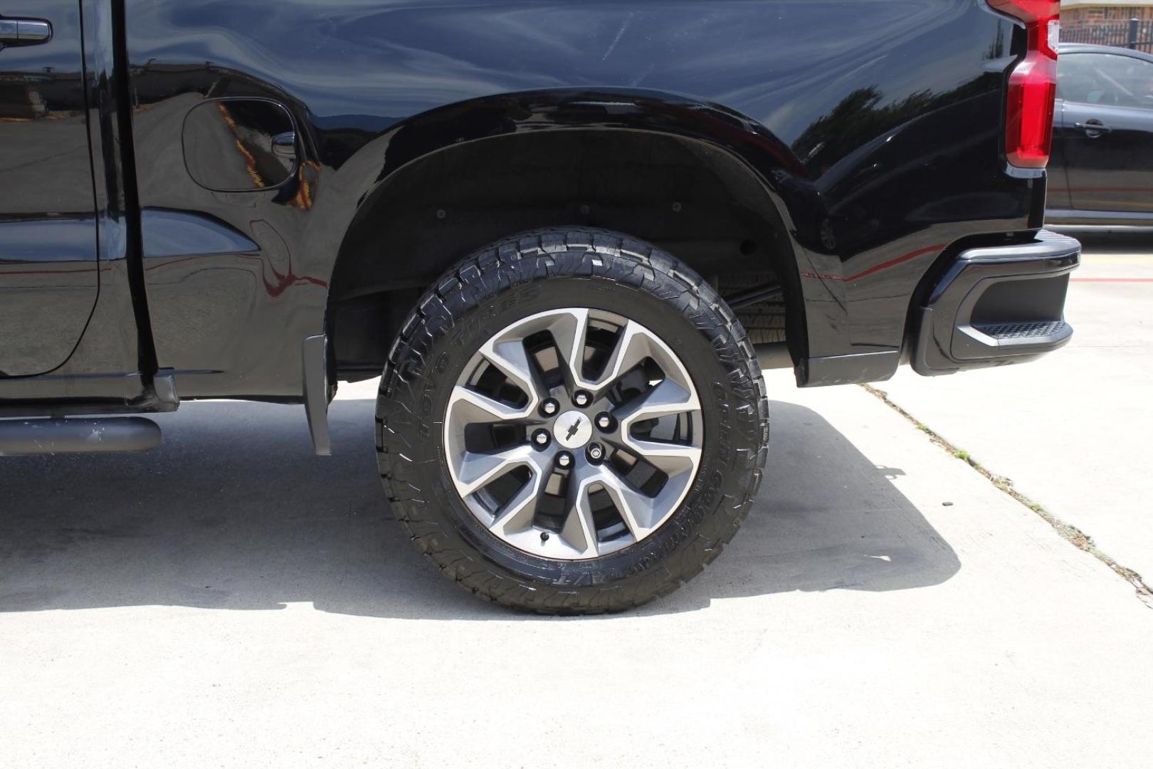 2021 Black Chevrolet Silverado 1500 4WD Crew Cab Short Bed RST (3GCUYEED3MG) , located at 2401 E Main St., Grand Prairie, TX, 75050, (972) 262-4440, 32.748981, -96.969643 - Photo#4