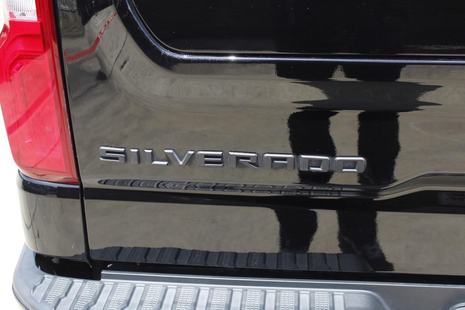 2021 Black Chevrolet Silverado 1500 4WD Crew Cab Short Bed RST (3GCUYEED3MG) , located at 2401 E Main St., Grand Prairie, TX, 75050, (972) 262-4440, 32.748981, -96.969643 - Photo#6