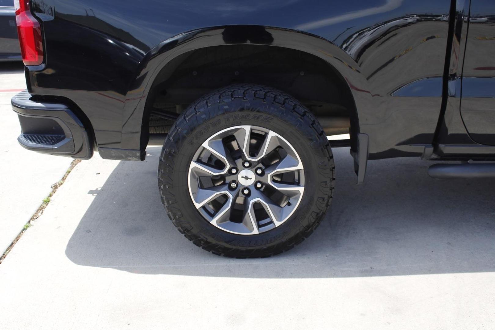 2021 Black Chevrolet Silverado 1500 4WD Crew Cab Short Bed RST (3GCUYEED3MG) , located at 2401 E Main St., Grand Prairie, TX, 75050, (972) 262-4440, 32.748981, -96.969643 - Photo#11
