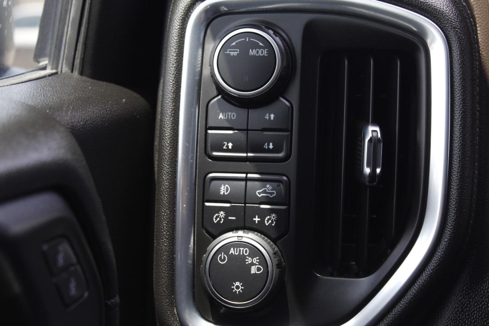 2021 Black Chevrolet Silverado 1500 4WD Crew Cab Short Bed RST (3GCUYEED3MG) , located at 2401 E Main St., Grand Prairie, TX, 75050, (972) 262-4440, 32.748981, -96.969643 - Photo#20