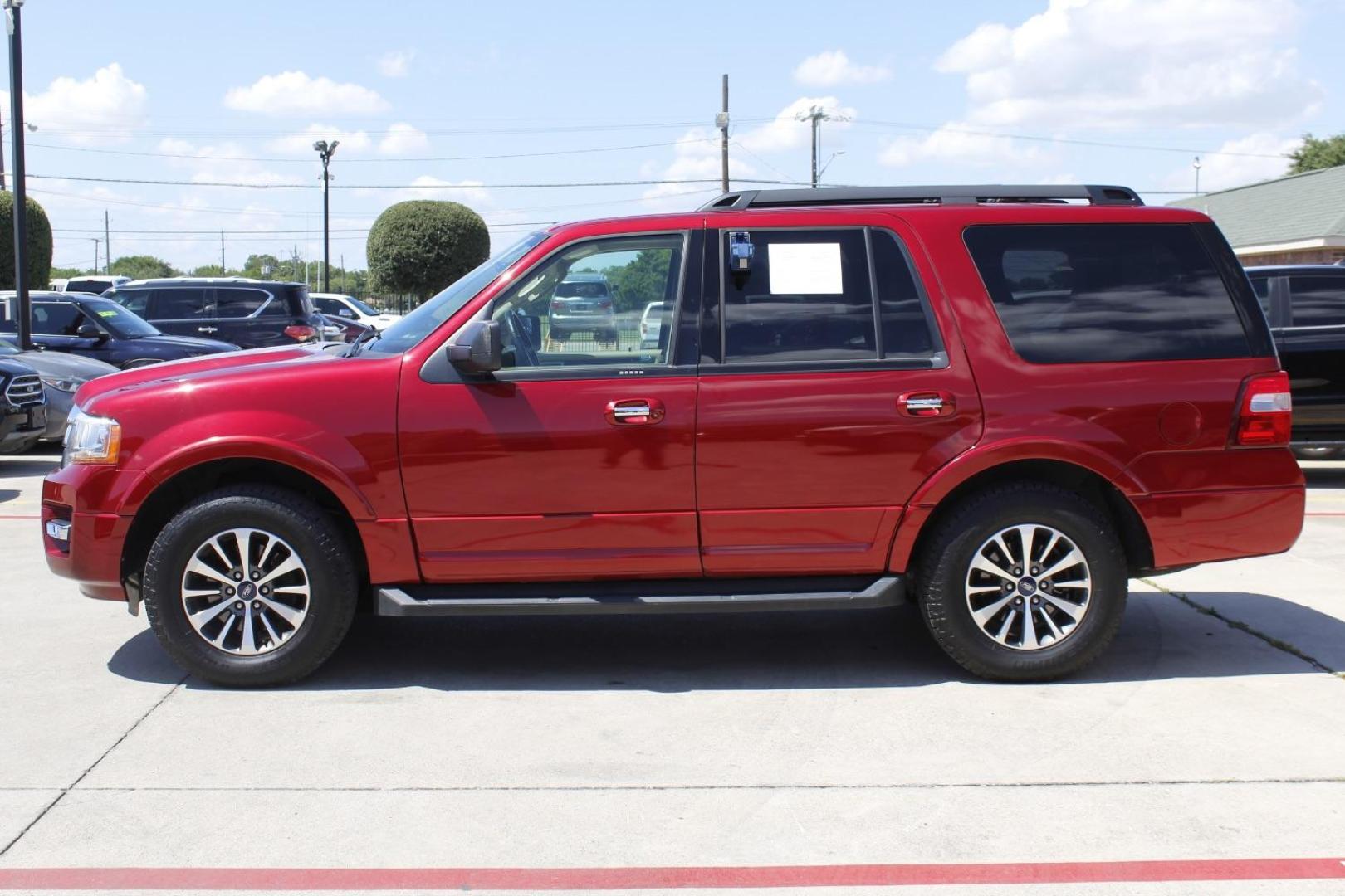 2015 Red Ford Expedition XLT (1FMJU1HT7FE) with an EcoBoost 3.5L V-6 gasoline direct injection engine, located at 2401 E Main St., Grand Prairie, TX, 75050, (972) 262-4440, 32.748981, -96.969643 - Photo#2