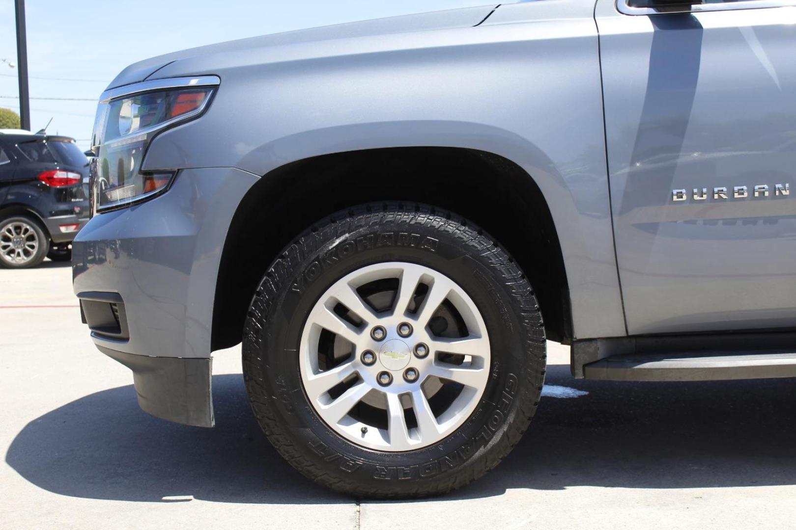 2016 Gray Chevrolet Suburban LT (1GNSCHKCXGR) with an EcoTec3 5.3L V-8 gasoline direct injection engine, located at 2401 E Main St., Grand Prairie, TX, 75050, (972) 262-4440, 32.748981, -96.969643 - Photo#3