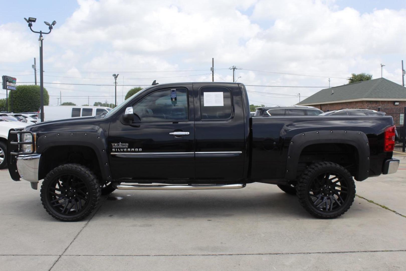 2012 Black Chevrolet Silverado 1500 LT Ext. Cab Long Box 2WD (1GCRCSE08CZ) with an 5.3L V8 OHV 16V FFV engine, 6-Speed Automatic transmission, located at 2401 E Main St., Grand Prairie, TX, 75050, (972) 262-4440, 32.748981, -96.969643 - Photo#2