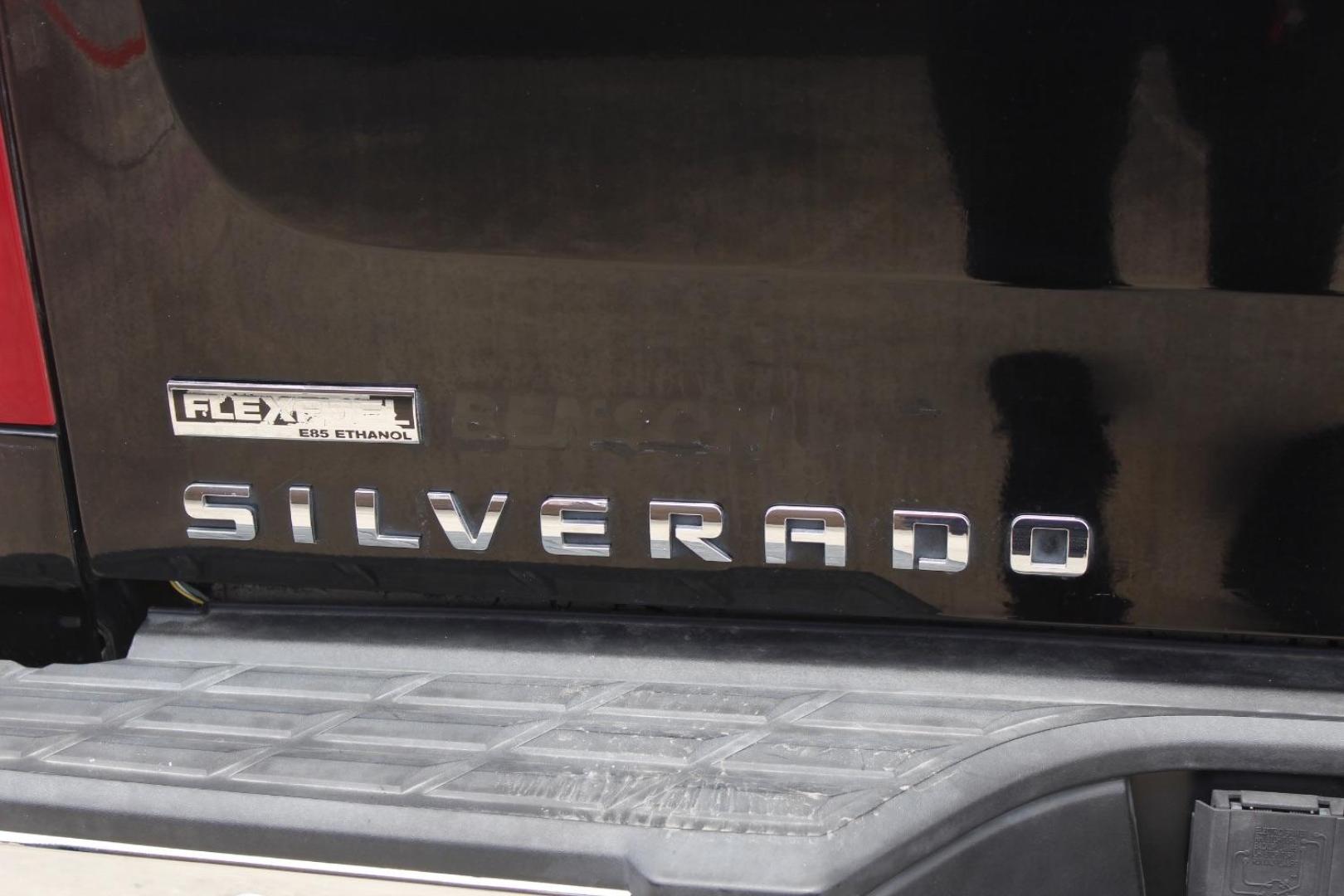 2012 Black Chevrolet Silverado 1500 LT Ext. Cab Long Box 2WD (1GCRCSE08CZ) with an 5.3L V8 OHV 16V FFV engine, 6-Speed Automatic transmission, located at 2401 E Main St., Grand Prairie, TX, 75050, (972) 262-4440, 32.748981, -96.969643 - Photo#6