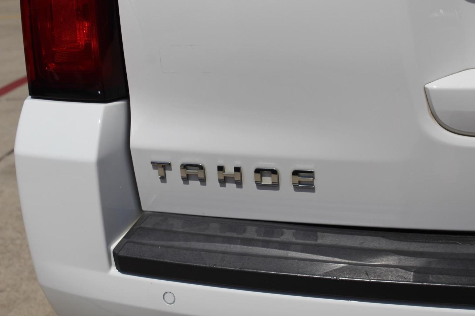 2015 White Chevrolet Tahoe LT (1GNSCBKC0FR) with an EcoTec3 5.3L V-8 gasoline direct injection engine, located at 2401 E Main St., Grand Prairie, TX, 75050, (972) 262-4440, 32.748981, -96.969643 - Photo#5
