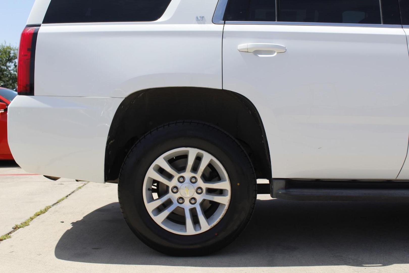 2015 White Chevrolet Tahoe LT (1GNSCBKC0FR) with an EcoTec3 5.3L V-8 gasoline direct injection engine, located at 2401 E Main St., Grand Prairie, TX, 75050, (972) 262-4440, 32.748981, -96.969643 - Photo#10