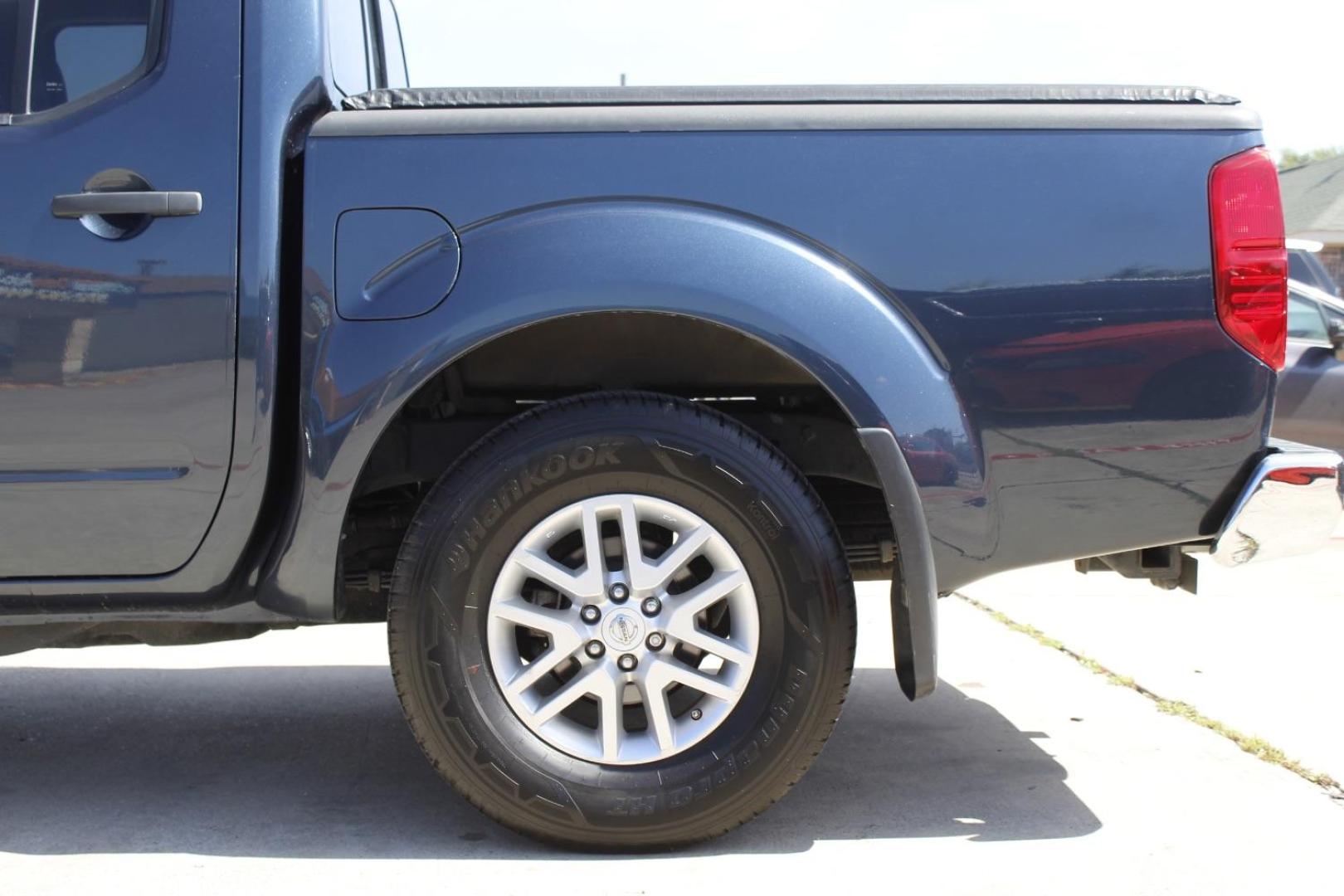 2016 Blue Nissan Frontier SV (1N6AD0ER2GN) with an VQ 4L V-6 DOHC engine, located at 2401 E Main St., Grand Prairie, TX, 75050, (972) 262-4440, 32.748981, -96.969643 - Photo#4