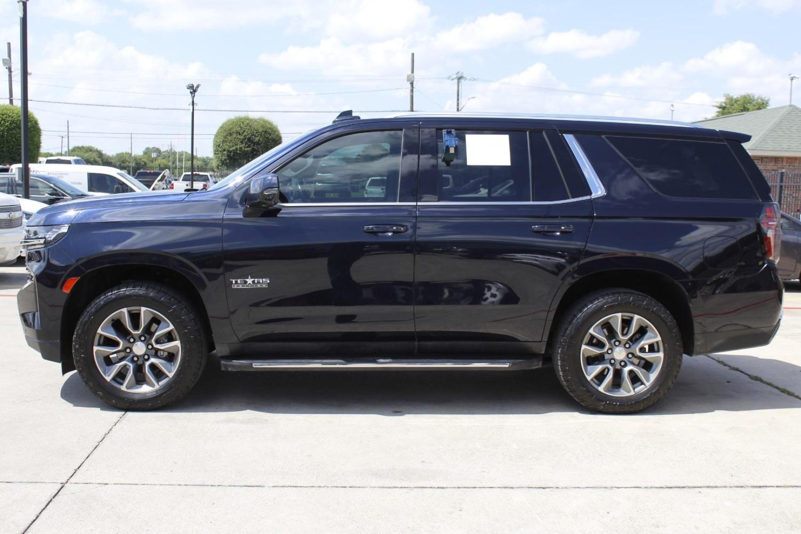 2021 Blue Chevrolet Tahoe 2WD LT (1GNSCNKD1MR) with an Duramax 3L I-6 diesel direct injection engine, located at 2401 E Main St., Grand Prairie, TX, 75050, (972) 262-4440, 32.748981, -96.969643 - Photo#2