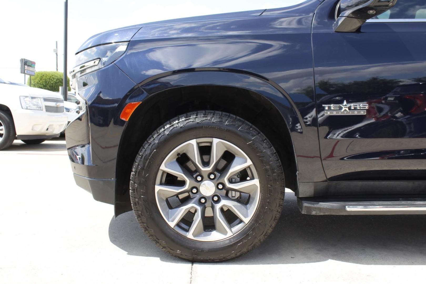 2021 Blue Chevrolet Tahoe 2WD LT (1GNSCNKD1MR) with an Duramax 3L I-6 diesel direct injection engine, located at 2401 E Main St., Grand Prairie, TX, 75050, (972) 262-4440, 32.748981, -96.969643 - Photo#3