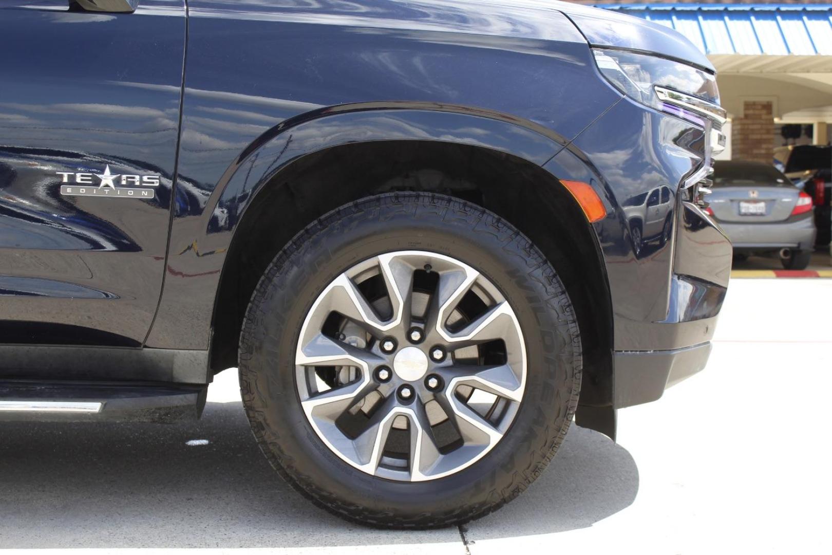 2021 Blue Chevrolet Tahoe 2WD LT (1GNSCNKD1MR) with an Duramax 3L I-6 diesel direct injection engine, located at 2401 E Main St., Grand Prairie, TX, 75050, (972) 262-4440, 32.748981, -96.969643 - Photo#9