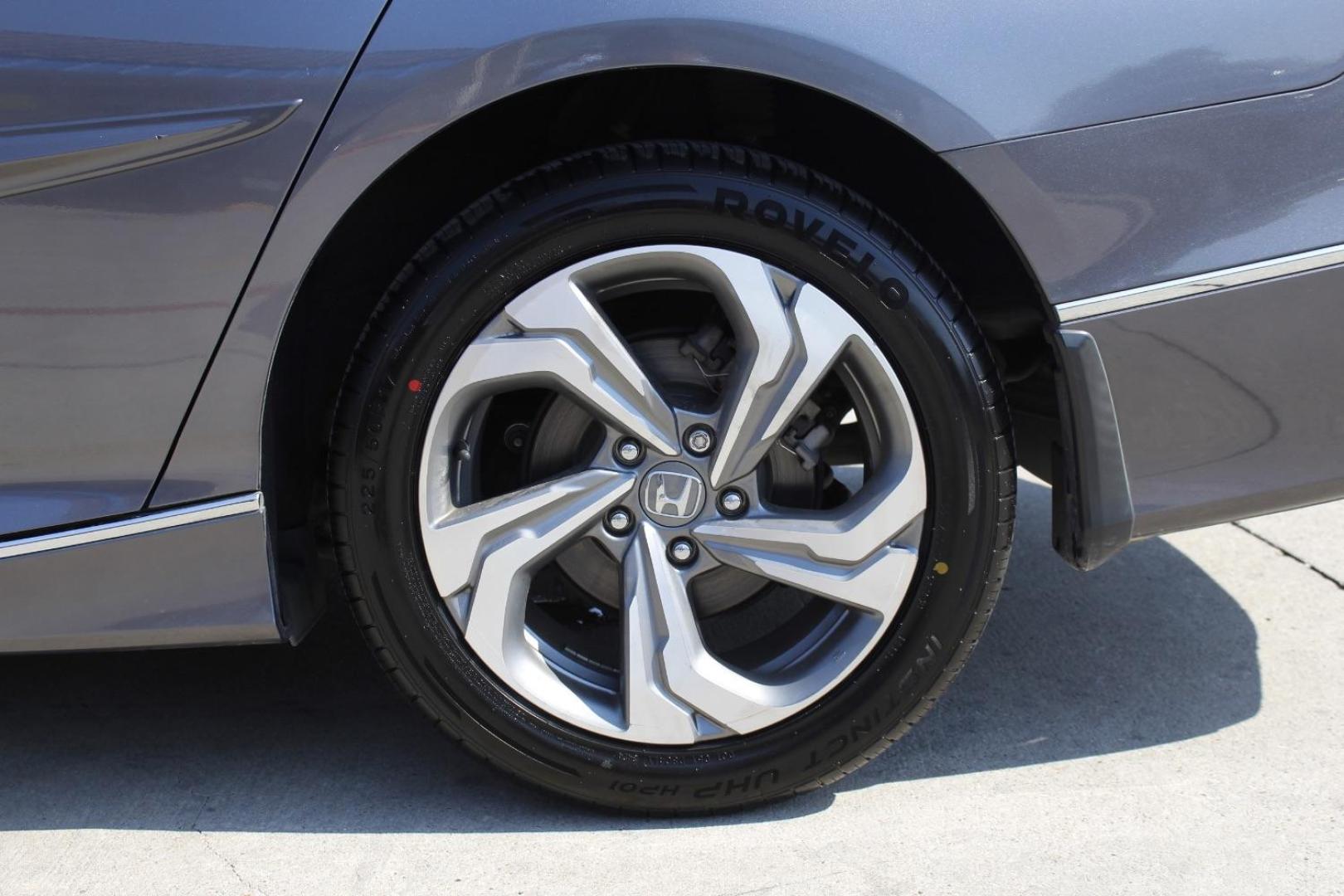 2019 Gray Honda Accord EX-L (1HGCV1F5XKA) with an 1.5L I-4 gasoline direct injection engine, located at 2401 E Main St., Grand Prairie, TX, 75050, (972) 262-4440, 32.748981, -96.969643 - Photo#4