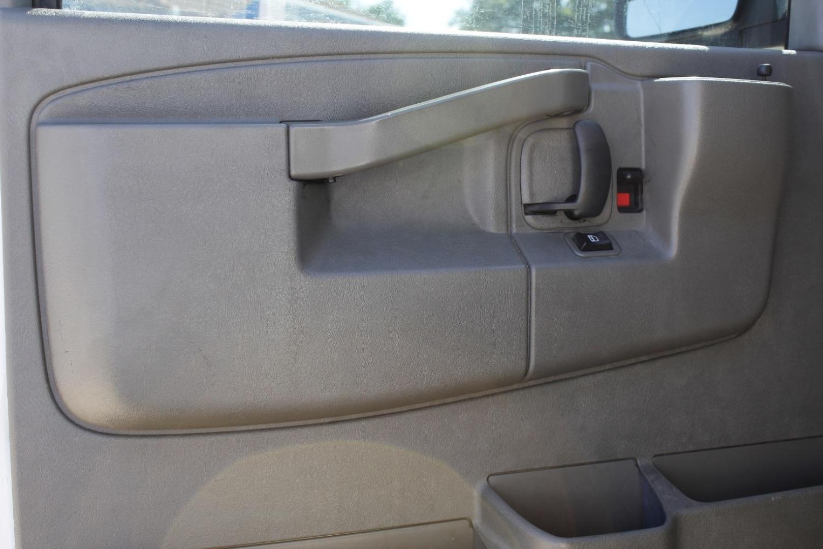 2016 White GMC Savana 2500 Work Van (1GTW7BFG2G1) , located at 2401 E Main St., Grand Prairie, TX, 75050, (972) 262-4440, 32.748981, -96.969643 - Photo#14