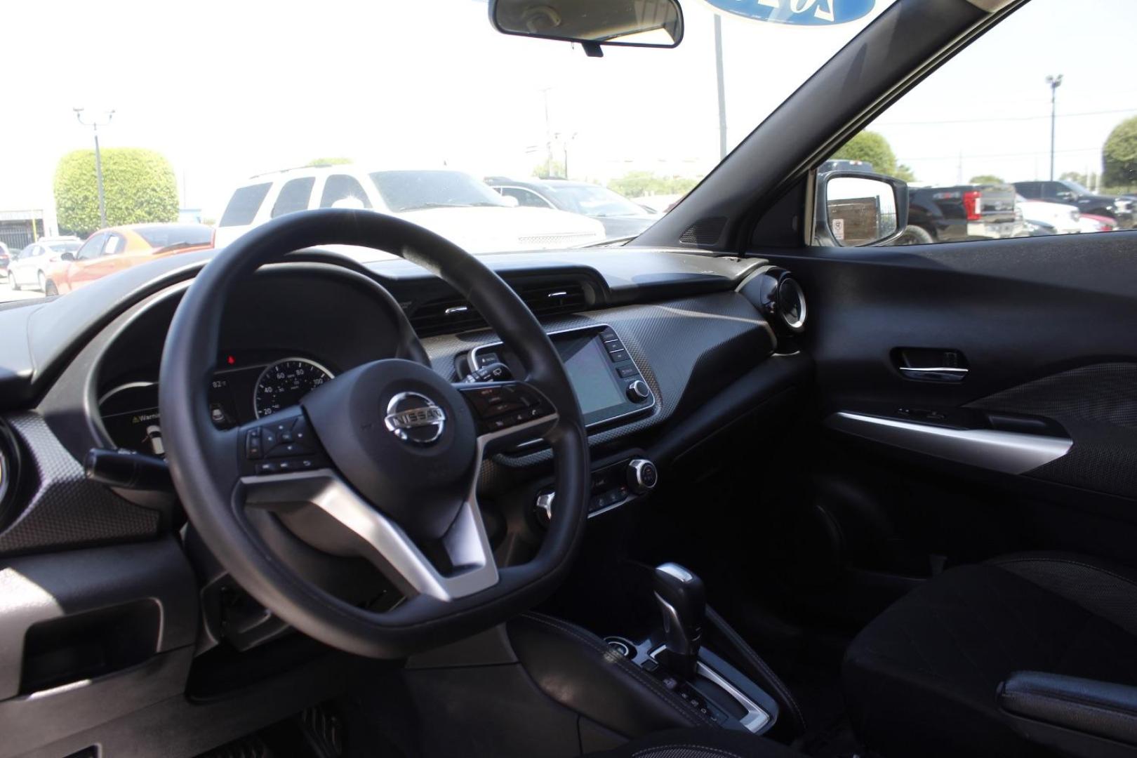 2020 White Nissan Kicks SV Xtronic CVT (3N1CP5CV3LL) with an 1.6L I-4 DOHC engine, located at 2401 E Main St., Grand Prairie, TX, 75050, (972) 262-4440, 32.748981, -96.969643 - Photo#12