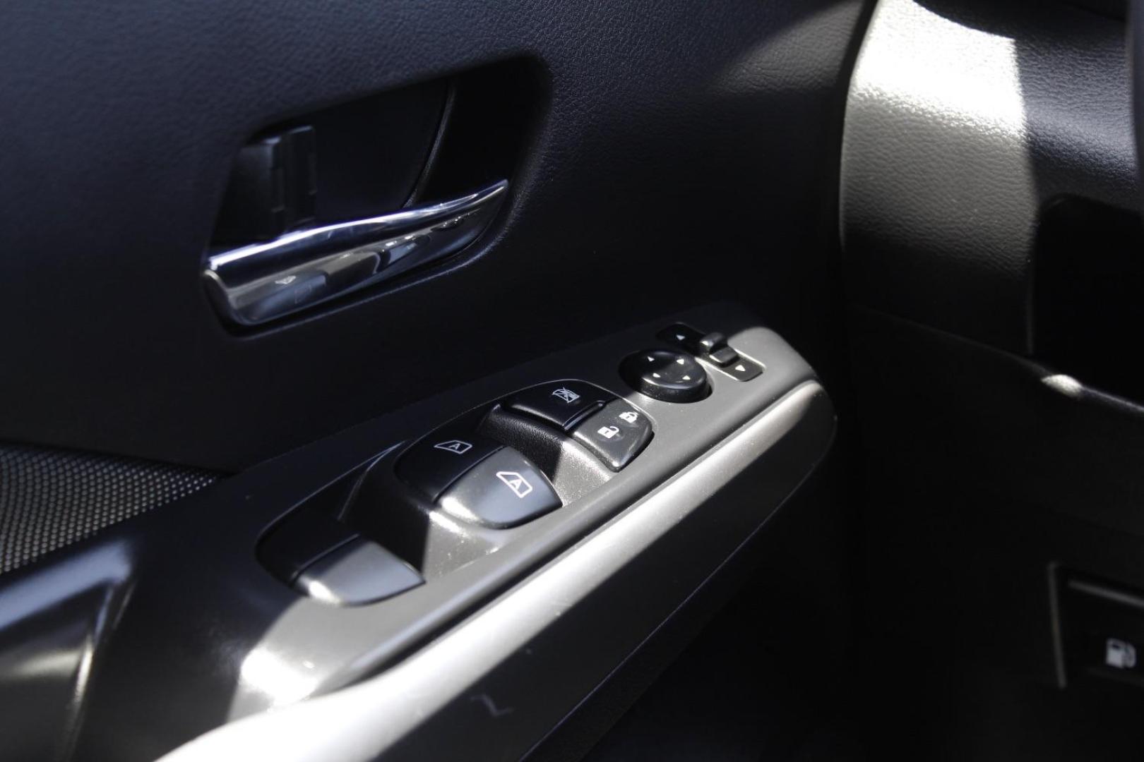 2020 White Nissan Kicks SV Xtronic CVT (3N1CP5CV3LL) with an 1.6L I-4 DOHC engine, located at 2401 E Main St., Grand Prairie, TX, 75050, (972) 262-4440, 32.748981, -96.969643 - Photo#20