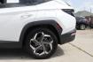 2022 White Hyundai Tucson Limited (5NMJE3AE5NH) with an Smartstream 2.5L I-4 port/direct injection engine, located at 2401 E Main St., Grand Prairie, TX, 75050, (972) 262-4440, 32.748981, -96.969643 - Photo#4