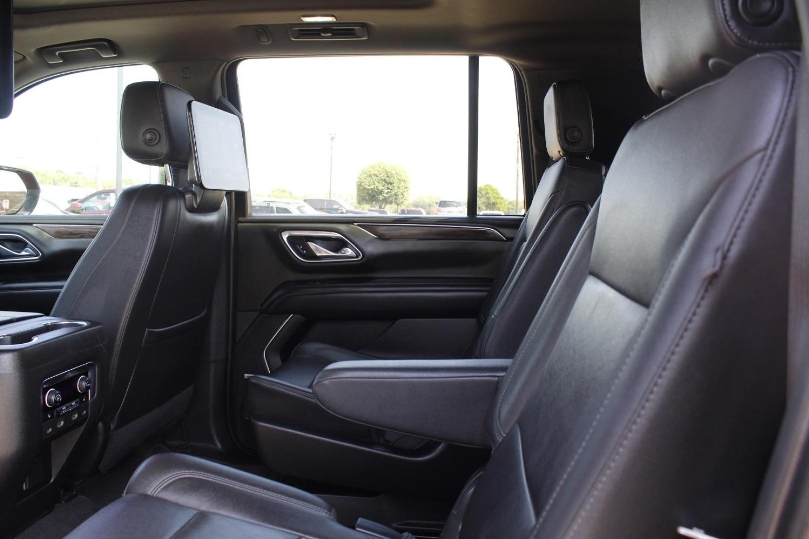 2021 Red Chevrolet Suburban 4WD Z71 (1GNSKDKD5MR) with an EcoTec3 5.3L V-8 gasoline direct injection engine, located at 2401 E Main St., Grand Prairie, TX, 75050, (972) 262-4440, 32.748981, -96.969643 - Photo#12