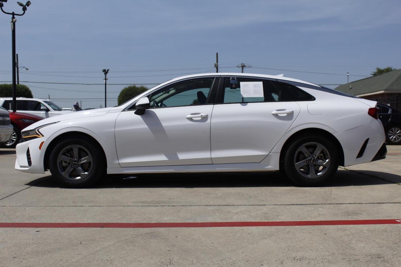 2021 White Kia K5 LXS (5XXG14J23MG) with an Gamma-II 1.6L I-4 gasoline direct injection engine, located at 2401 E Main St., Grand Prairie, TX, 75050, (972) 262-4440, 32.748981, -96.969643 - Photo#2