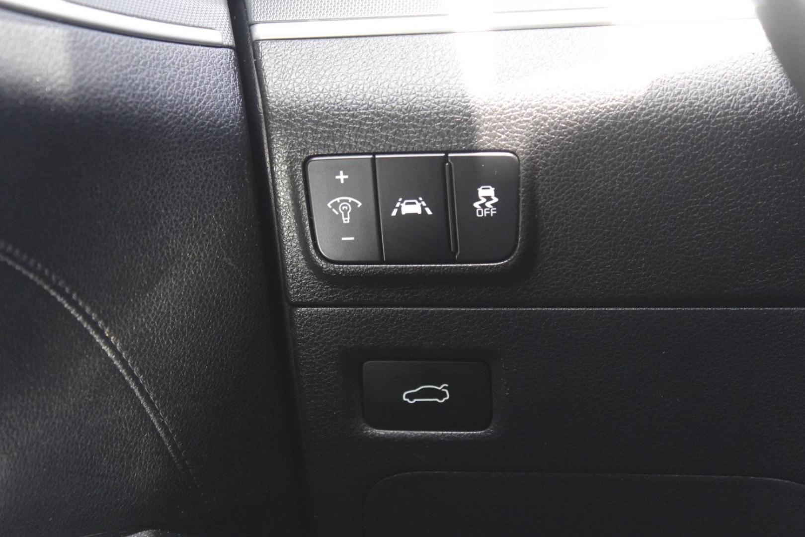 2021 White Kia K5 LXS (5XXG14J23MG) with an Gamma-II 1.6L I-4 gasoline direct injection engine, located at 2401 E Main St., Grand Prairie, TX, 75050, (972) 262-4440, 32.748981, -96.969643 - Photo#21