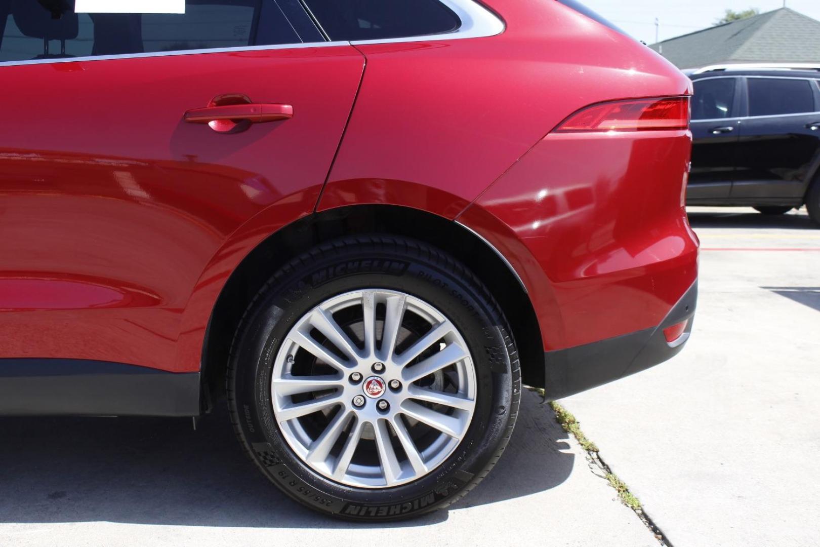 2018 Red Jaguar F-PACE 25t Prestige (SADCK2FX3JA) with an Ingenium 2L I-4 gasoline direct injection engine, located at 2401 E Main St., Grand Prairie, TX, 75050, (972) 262-4440, 32.748981, -96.969643 - Photo#4