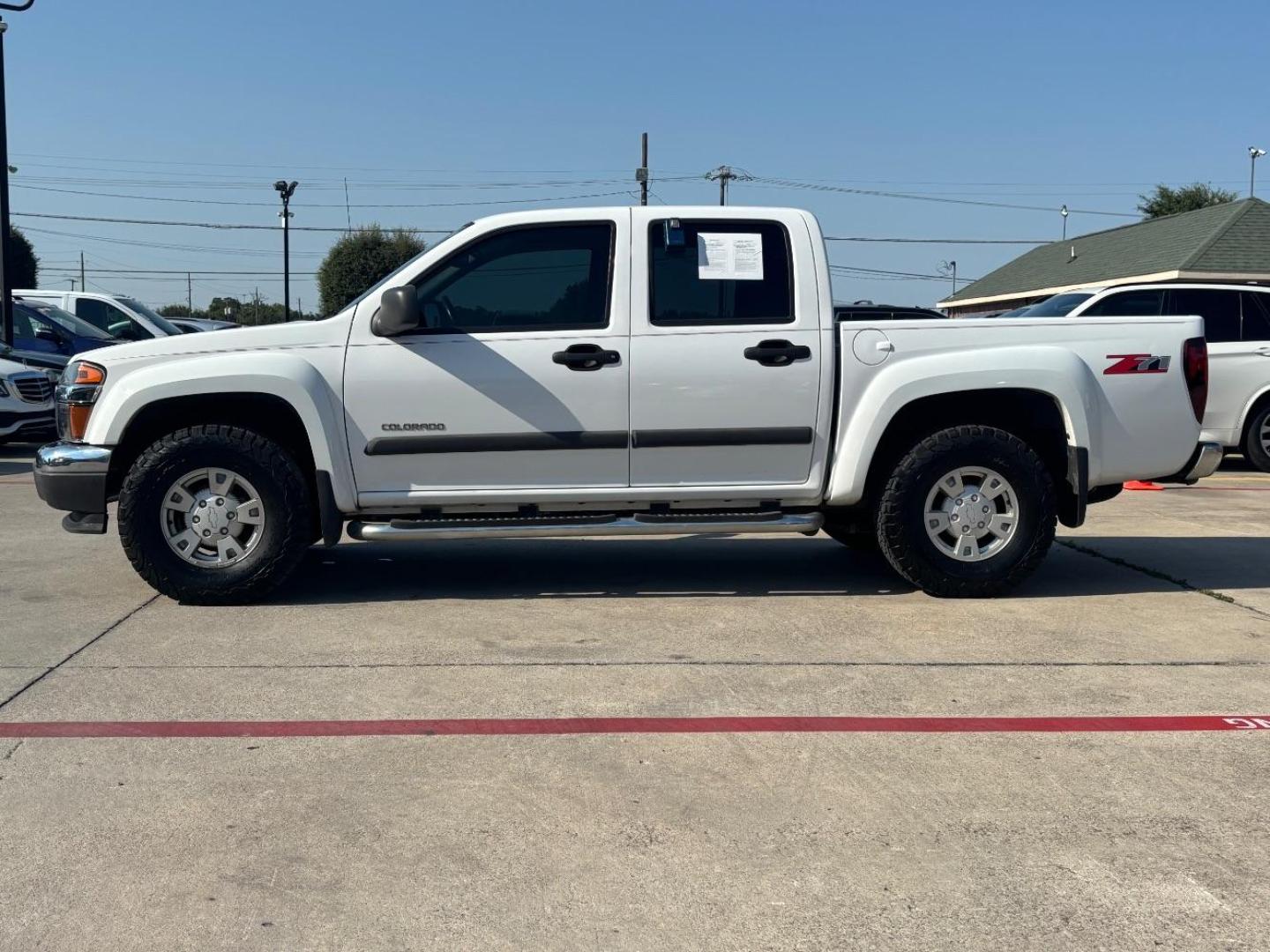 2004 White Chevrolet Colorado LS (1GCDS136348) with an Vortec 3.5L I-5 DOHC engine, located at 2401 E Main St., Grand Prairie, TX, 75050, (972) 262-4440, 32.748981, -96.969643 - Photo#3
