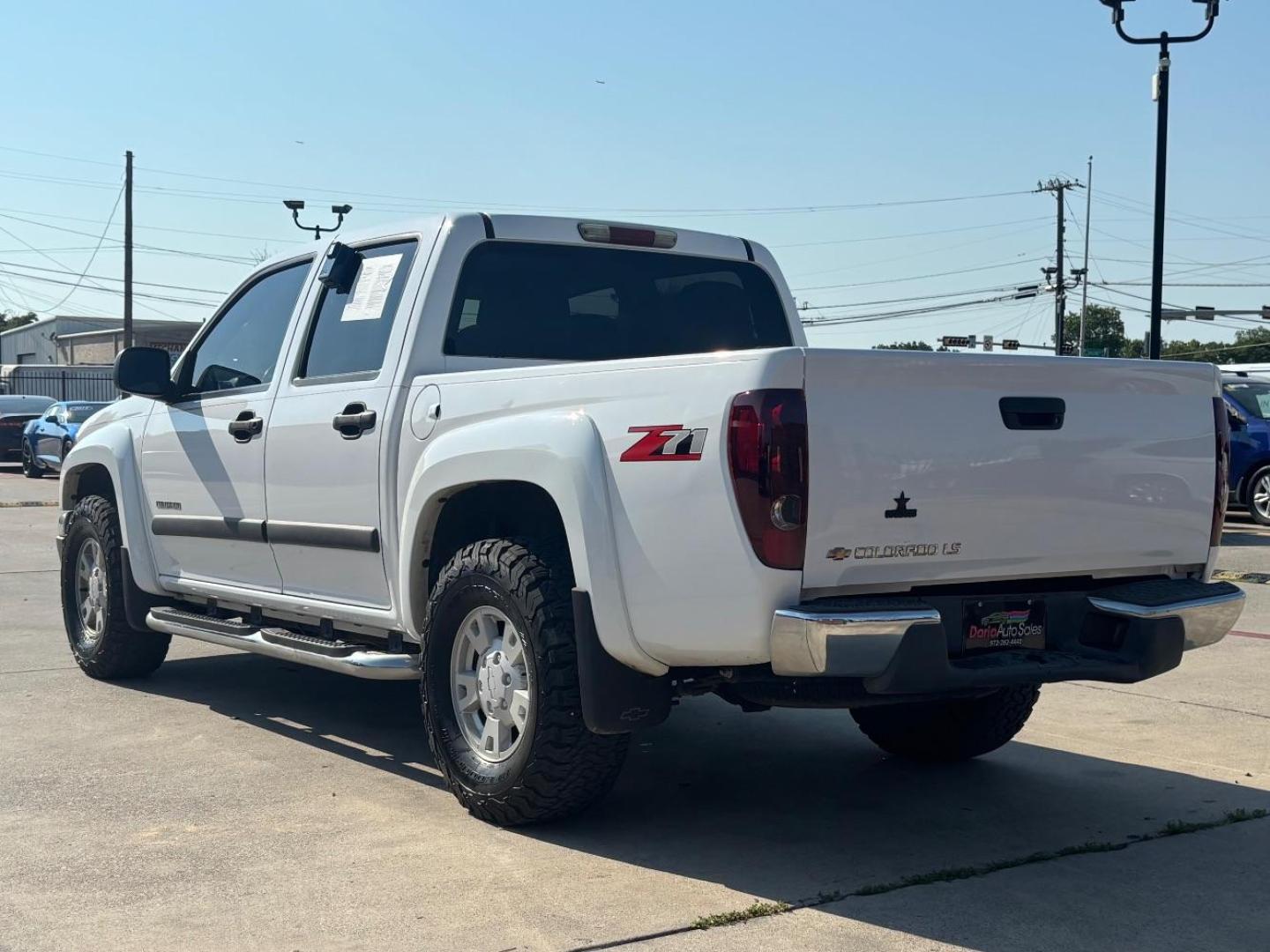 2004 White Chevrolet Colorado LS (1GCDS136348) with an Vortec 3.5L I-5 DOHC engine, located at 2401 E Main St., Grand Prairie, TX, 75050, (972) 262-4440, 32.748981, -96.969643 - Photo#5