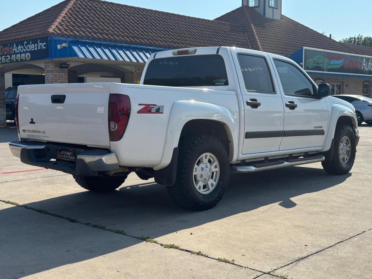 2004 White Chevrolet Colorado LS (1GCDS136348) with an Vortec 3.5L I-5 DOHC engine, located at 2401 E Main St., Grand Prairie, TX, 75050, (972) 262-4440, 32.748981, -96.969643 - Photo#7