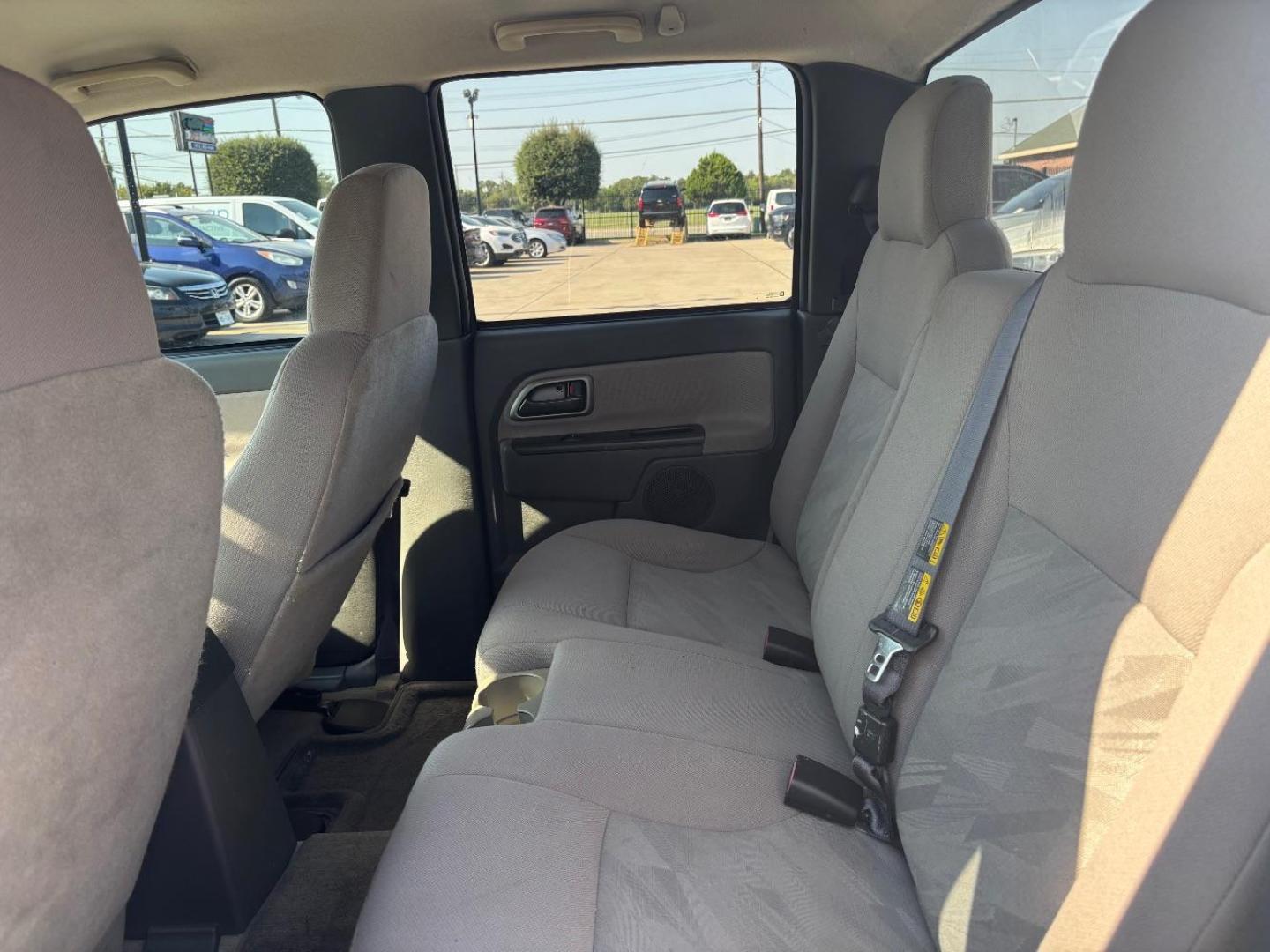 2004 White Chevrolet Colorado LS (1GCDS136348) with an Vortec 3.5L I-5 DOHC engine, located at 2401 E Main St., Grand Prairie, TX, 75050, (972) 262-4440, 32.748981, -96.969643 - Photo#13