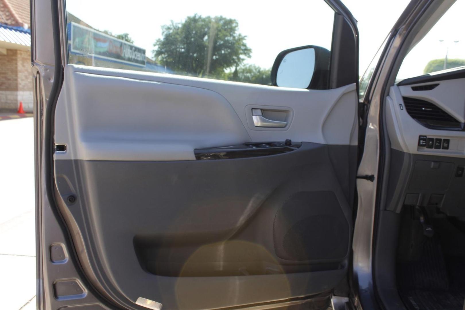 2017 Gray Toyota Sienna (5TDYZ3DC3HS) with an 3.5L V6 EFI DOHC 24V engine, located at 2401 E Main St., Grand Prairie, TX, 75050, (972) 262-4440, 32.748981, -96.969643 - Photo#8