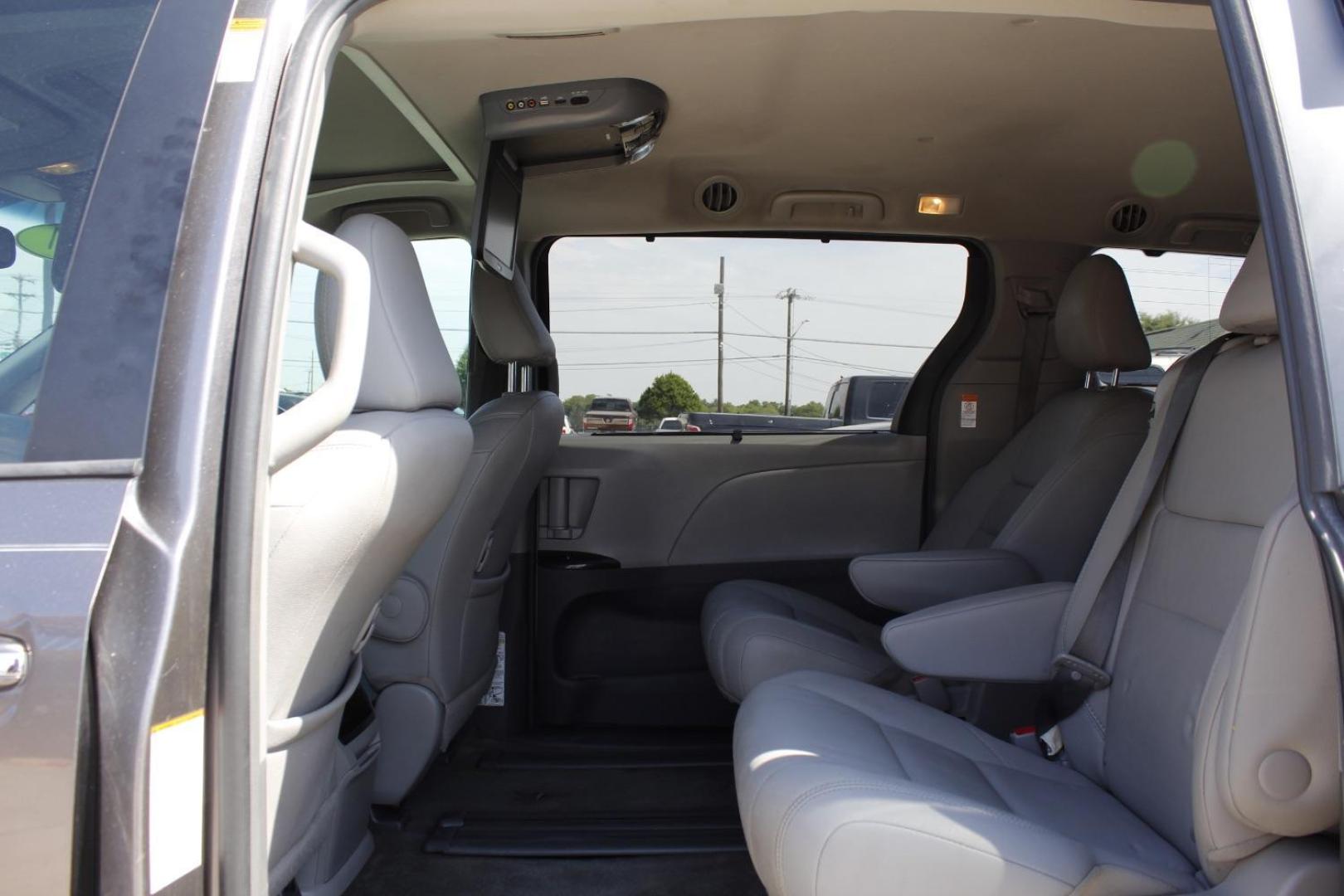 2017 Gray Toyota Sienna (5TDYZ3DC3HS) with an 3.5L V6 EFI DOHC 24V engine, located at 2401 E Main St., Grand Prairie, TX, 75050, (972) 262-4440, 32.748981, -96.969643 - Photo#15