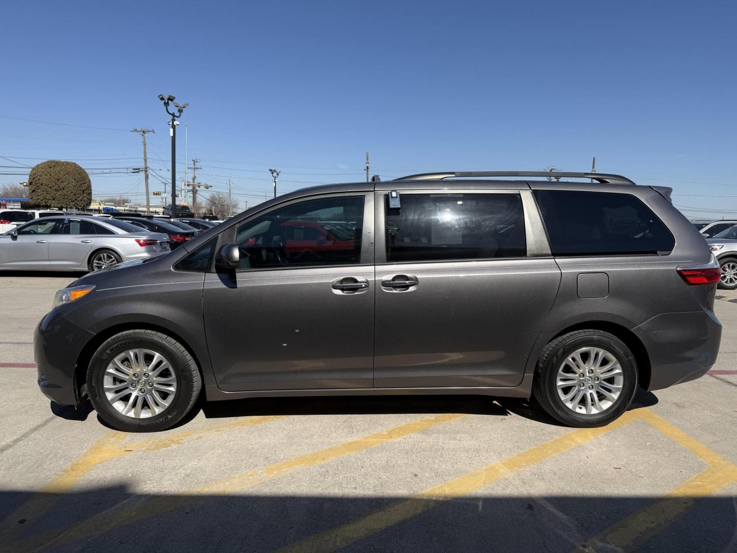 2017 Gray Toyota Sienna (5TDYZ3DC3HS) with an 3.5L V6 EFI DOHC 24V engine, located at 2401 E Main St., Grand Prairie, TX, 75050, (972) 262-4440, 32.748981, -96.969643 - Photo#17