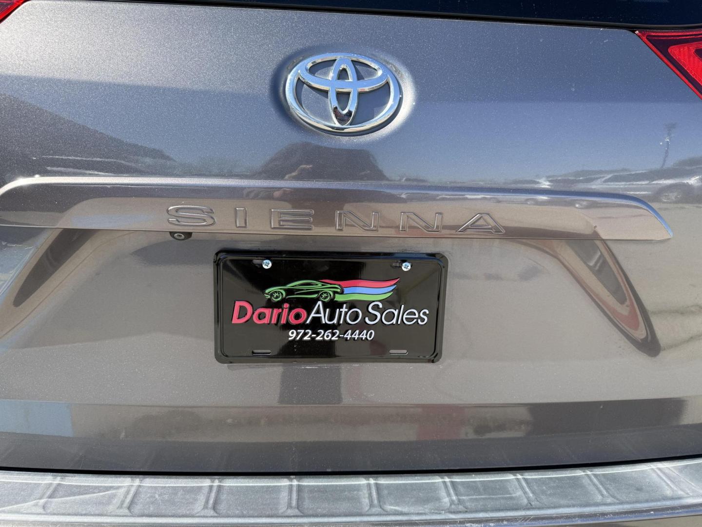 2017 Gray Toyota Sienna (5TDYZ3DC3HS) with an 3.5L V6 EFI DOHC 24V engine, located at 2401 E Main St., Grand Prairie, TX, 75050, (972) 262-4440, 32.748981, -96.969643 - Photo#20