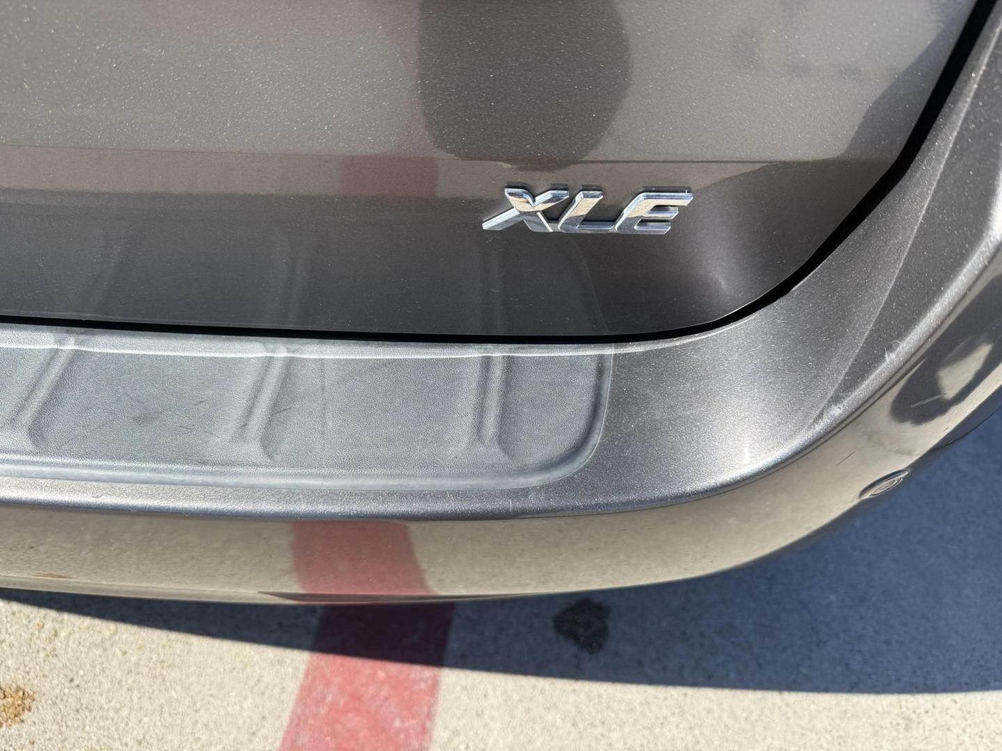 2017 Gray Toyota Sienna (5TDYZ3DC3HS) with an 3.5L V6 EFI DOHC 24V engine, located at 2401 E Main St., Grand Prairie, TX, 75050, (972) 262-4440, 32.748981, -96.969643 - Photo#23