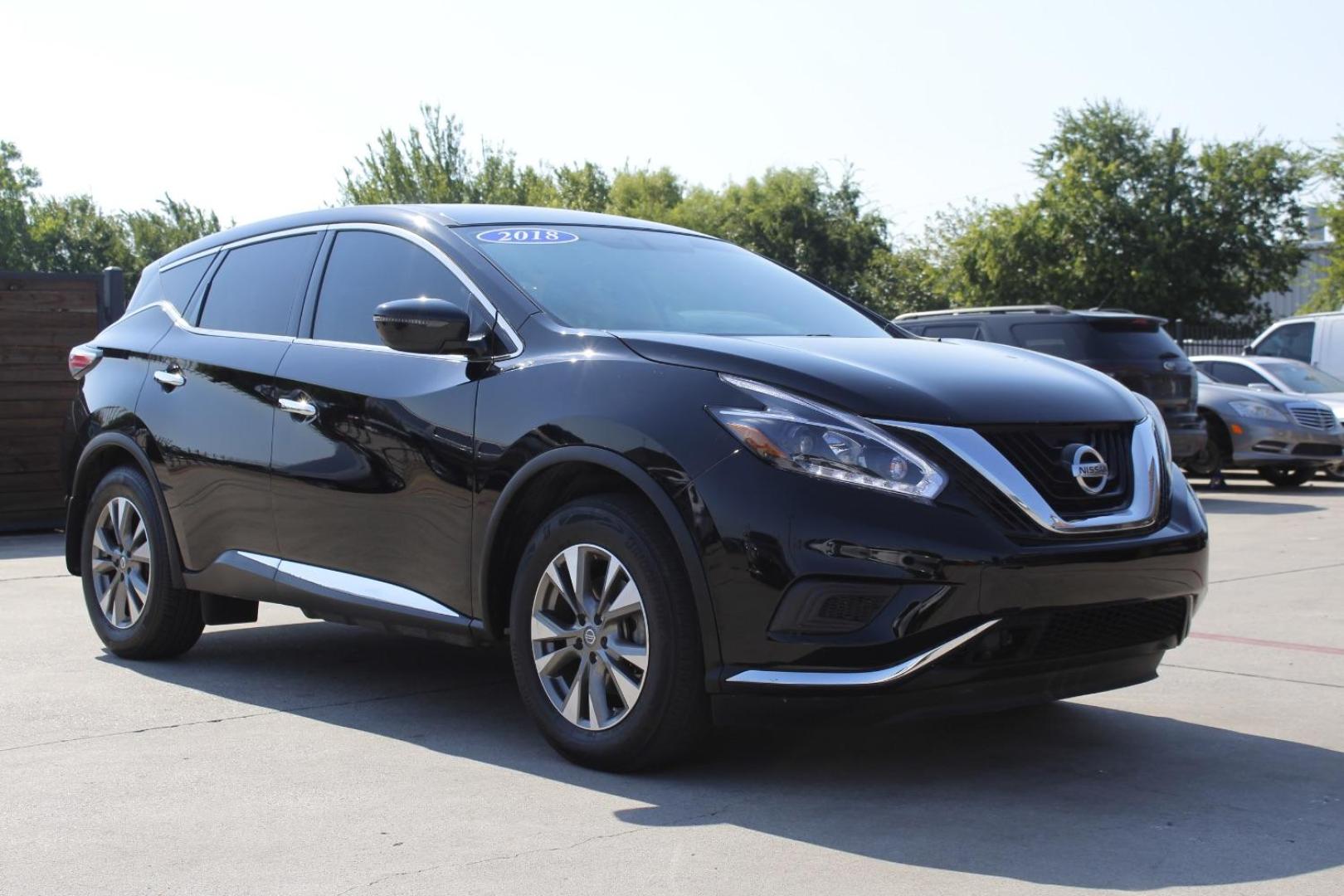 2018 Black Nissan Murano S (5N1AZ2MG6JN) with an 3.5L V-6 DOHC engine, located at 2401 E Main St., Grand Prairie, TX, 75050, (972) 262-4440, 32.748981, -96.969643 - Photo#1
