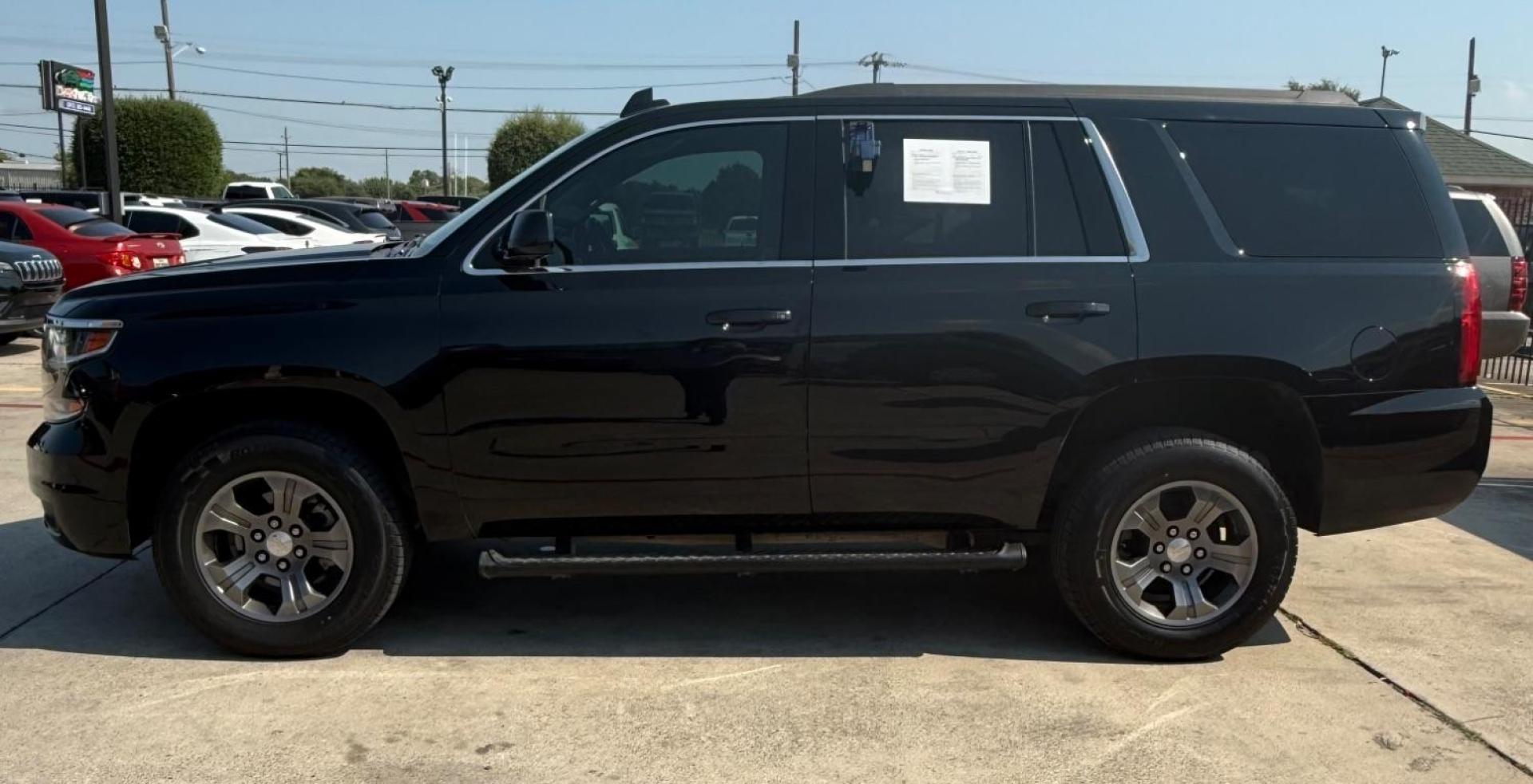 2016 Black Chevrolet Tahoe LT (1GNSKBKCXGR) with an EcoTec3 5.3L V-8 gasoline direct injection engine, located at 2401 E Main St., Grand Prairie, TX, 75050, (972) 262-4440, 32.748981, -96.969643 - Photo#2
