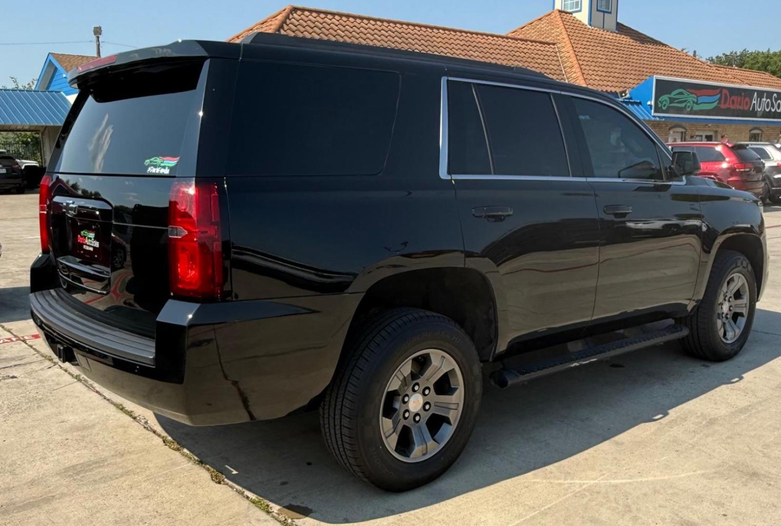 2016 Black Chevrolet Tahoe LT (1GNSKBKCXGR) with an EcoTec3 5.3L V-8 gasoline direct injection engine, located at 2401 E Main St., Grand Prairie, TX, 75050, (972) 262-4440, 32.748981, -96.969643 - Photo#5