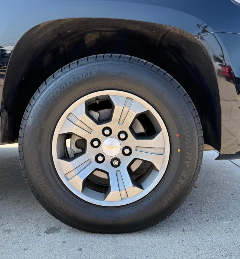 2016 Black Chevrolet Tahoe LT (1GNSKBKCXGR) with an EcoTec3 5.3L V-8 gasoline direct injection engine, located at 2401 E Main St., Grand Prairie, TX, 75050, (972) 262-4440, 32.748981, -96.969643 - Photo#7