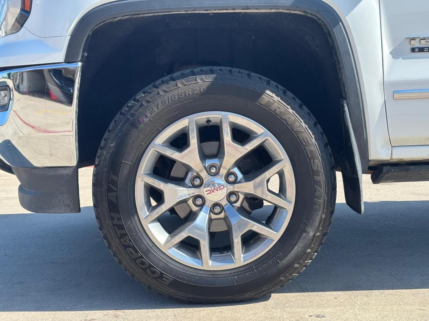 2018 White GMC Sierra 1500 SLT (3GTU2NEC2JG) with an EcoTec3 6.2L V-8 gasoline direct injection engine, located at 2401 E Main St., Grand Prairie, TX, 75050, (972) 262-4440, 32.748981, -96.969643 - Photo#3